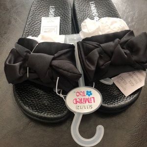 Limited too girl sandals with bow